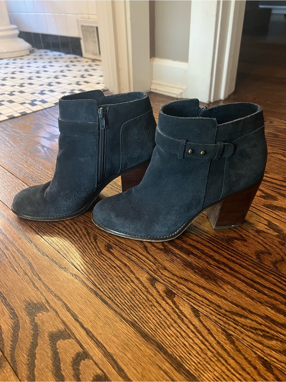 Sole Society Lyriq Navy Suede Ankle Booties Size 9